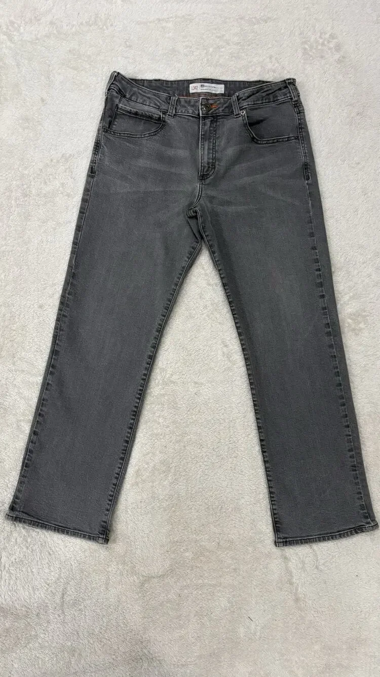 Lee Modern Series L342 Straight Fit / Straight Leg 34x30.